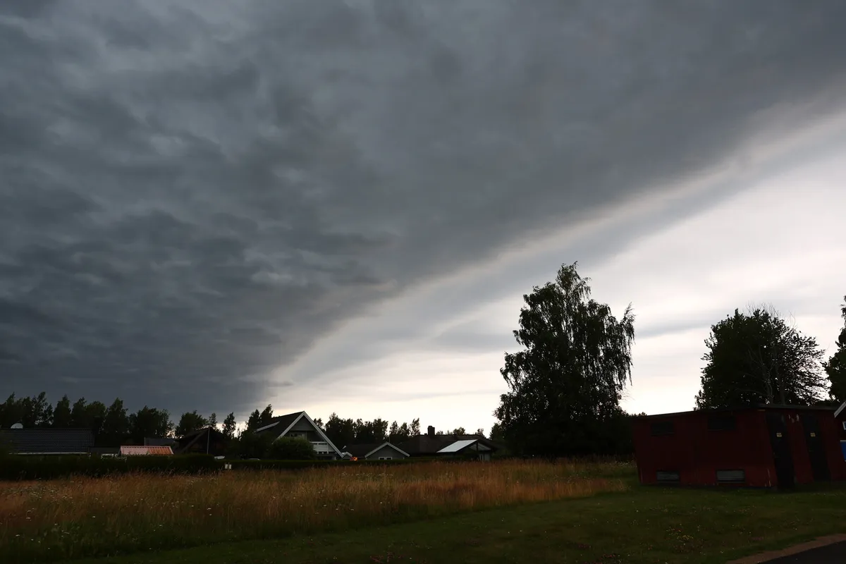 heavy thunderstorm warning — DE news