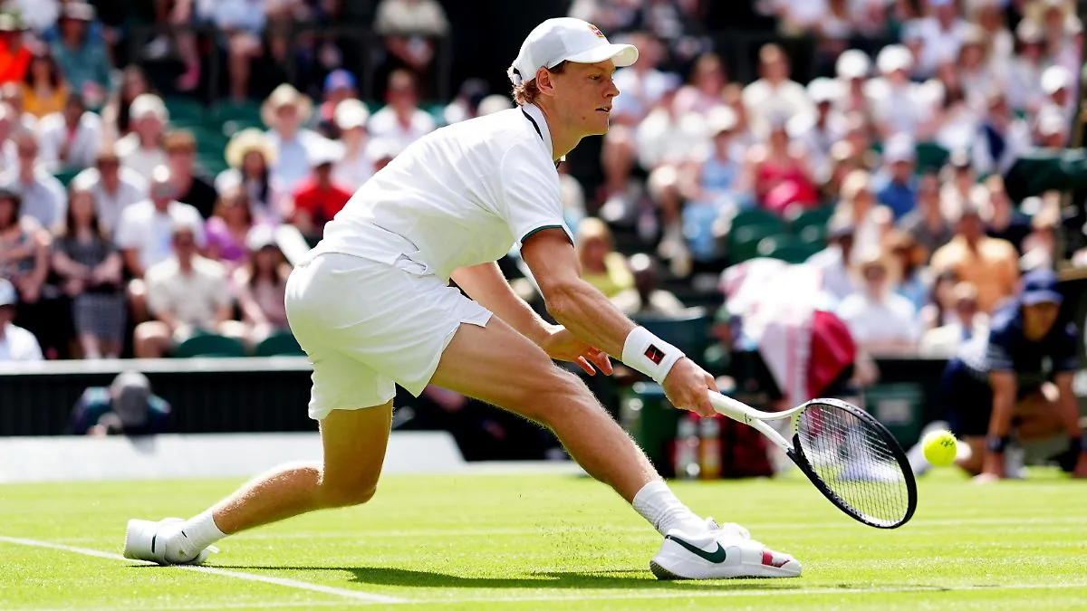 Jannik Sinner kämpft sich in Wimbledon zum Sieg: David Beckham dabei. - BILD