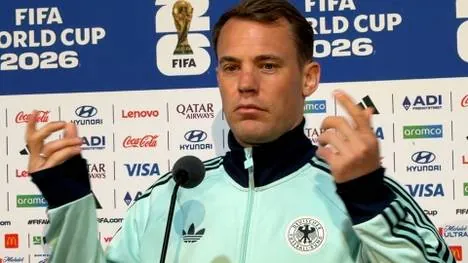 Manuel Neuer wird nach der Niederlage gegen Ecuador auf seinen Anteil am zweiten Gegentor angesprochen. Der Nationaltorhüter hat dazu eine klare Meinung - und keine allzu große Lust auf längere Diskussionen.