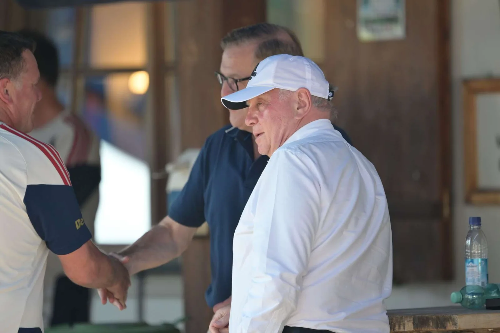 Hoeneß entschuldigt sich bei Eberl und sieht 100-prozentige Zukunft beim FC Bayern